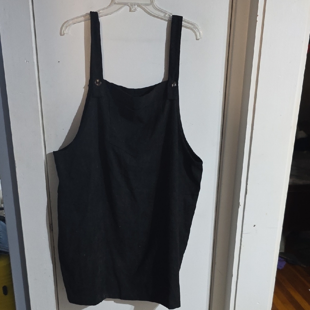 Black Sleeveless Women's Top